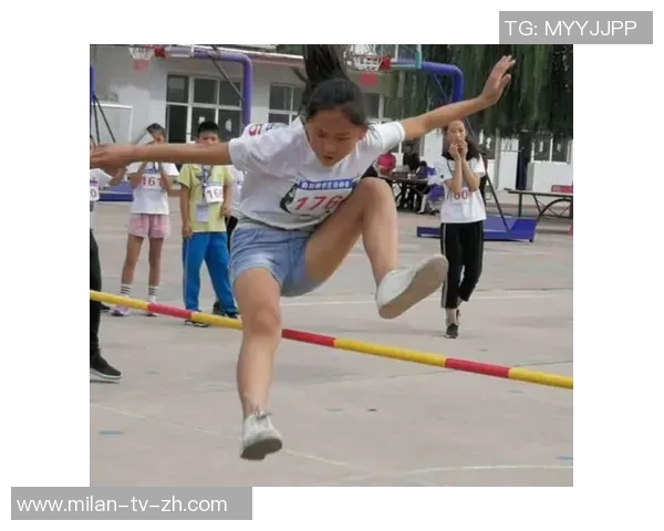 快乐的足球比赛让我收获友谊与成长的一年级作文 快乐的足球比赛让我收获友谊与成长的一年级作文